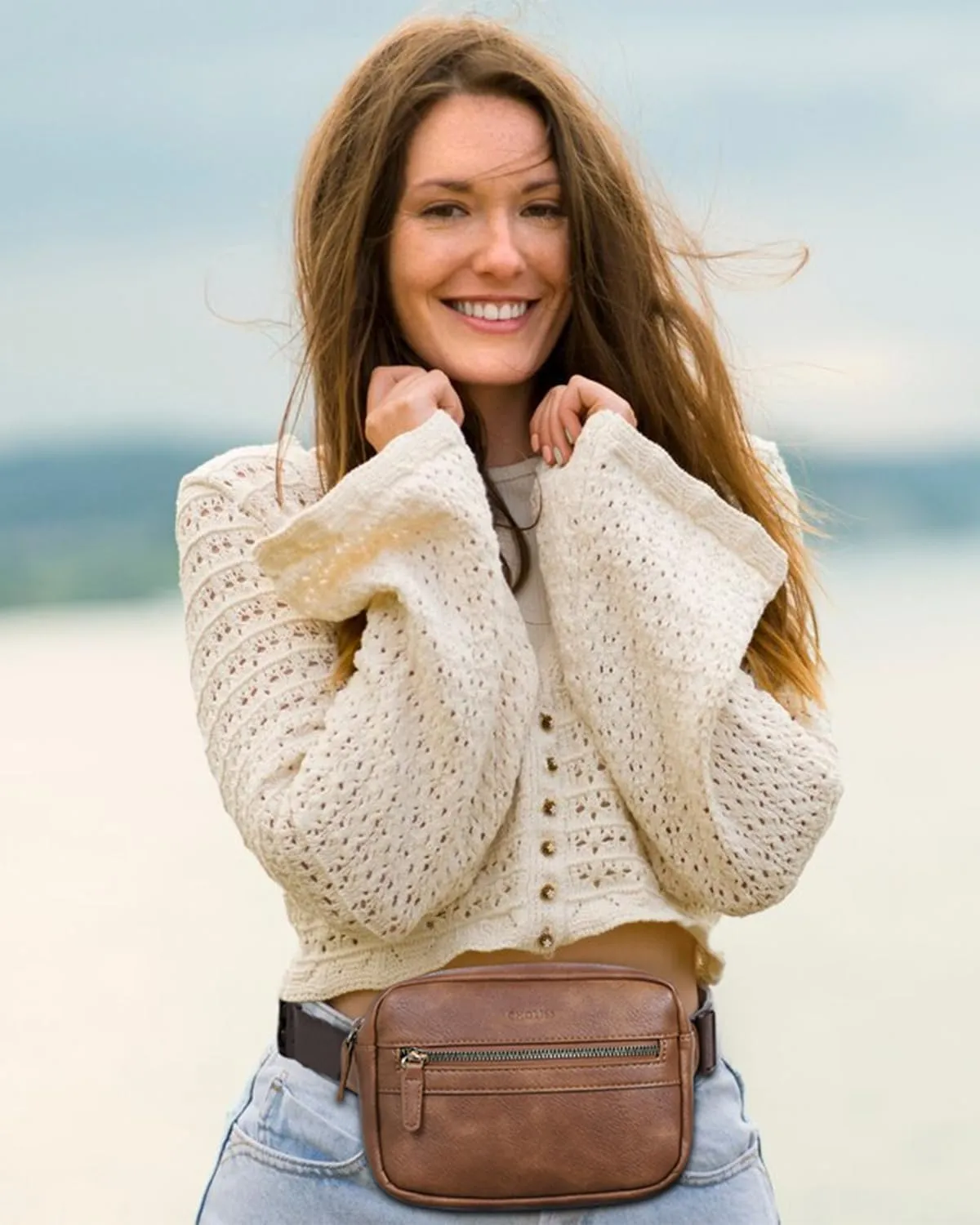 CHOLISS Fanny Packs for Women and Men, Belt Bag for Women, Crossbody Vegan Leather Fashion Waist Packs whith Adjustable Strap(Brown)