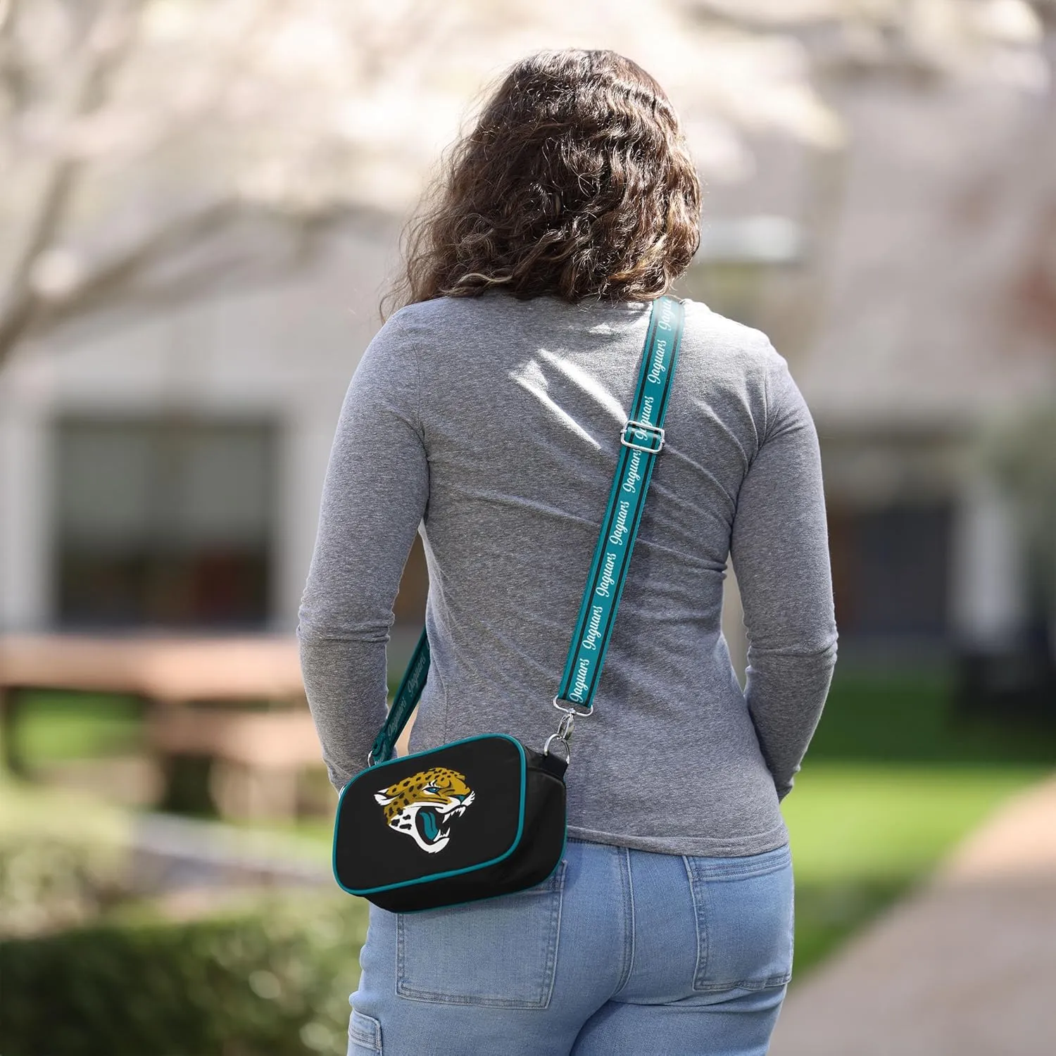 FOCO NFL Team Logo Solid Crossbody Bag
