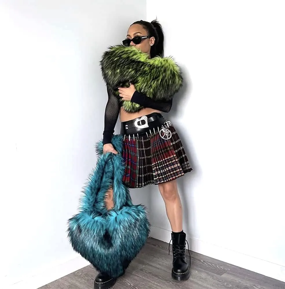 Large Heart Shaped Bag for Women Faux Fur Shoulder Purse Y2k Crossbody Bag Chic Handbag Furry Shoulder Tote Purse