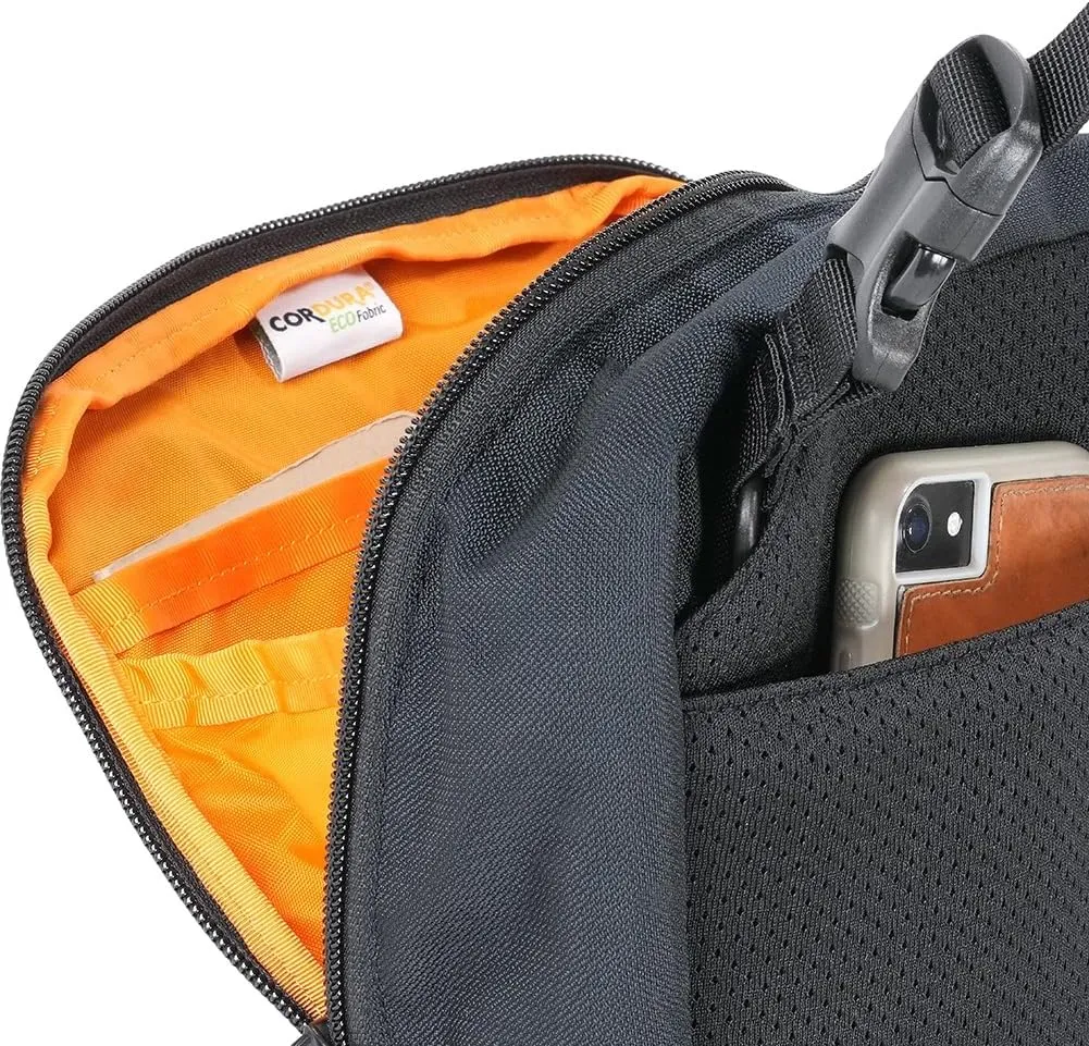 Mystery Ranch District 4 Tiger's Eye One Size – Crossbody or Hip Pack Bag