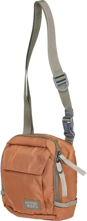 Mystery Ranch District 4 Tiger's Eye One Size – Crossbody or Hip Pack Bag