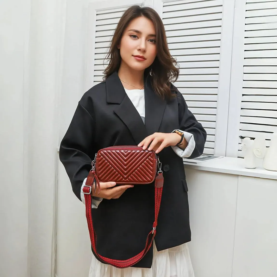 Quilted Crossbody Bags for Women Vegan Leather Purses Small Shoulder Handbags with Wide Strap Camera Bag