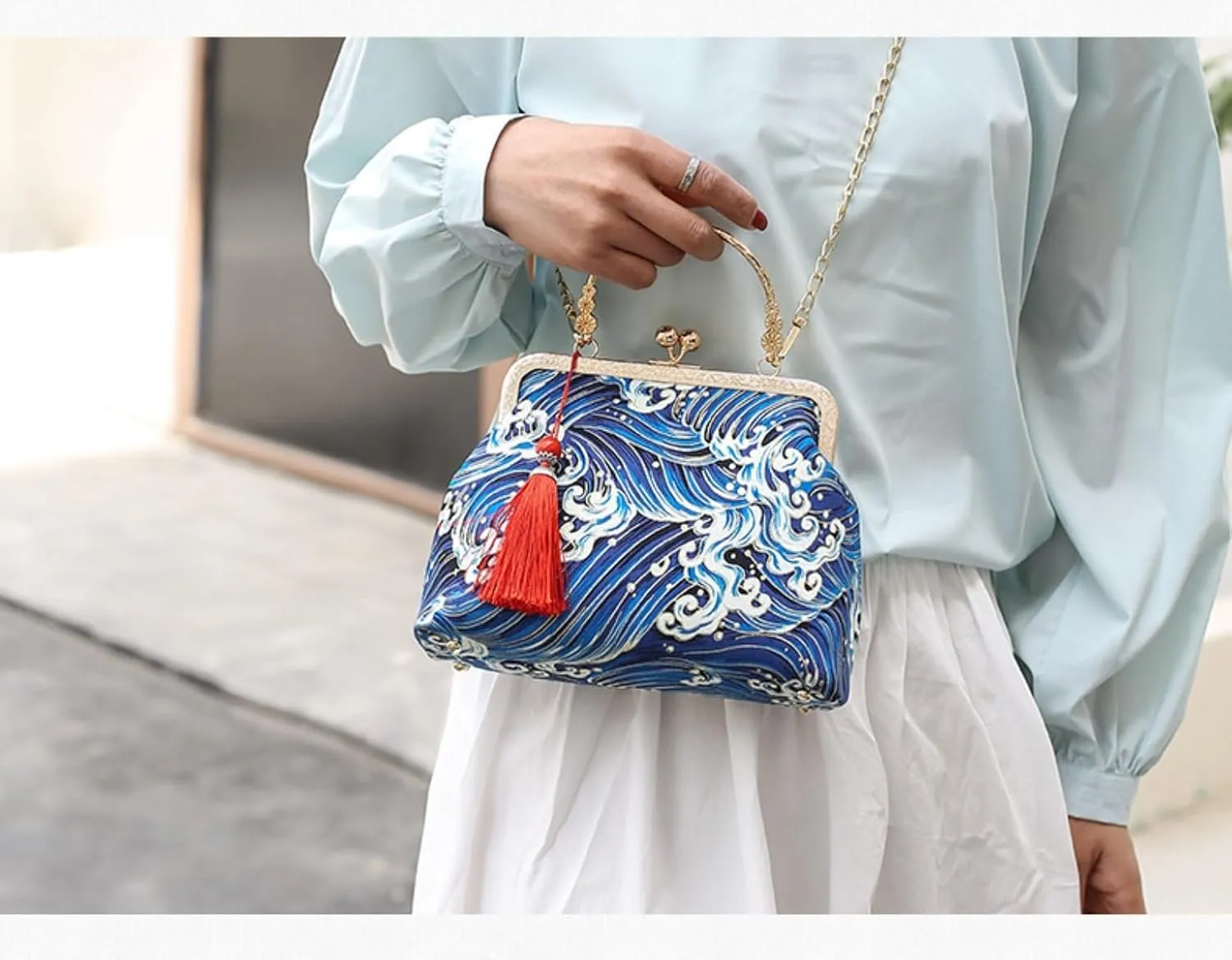 Vintage Evening Chain Handbag with Embroidered for Women Chinese Purse Crossbody Evening clutch bag