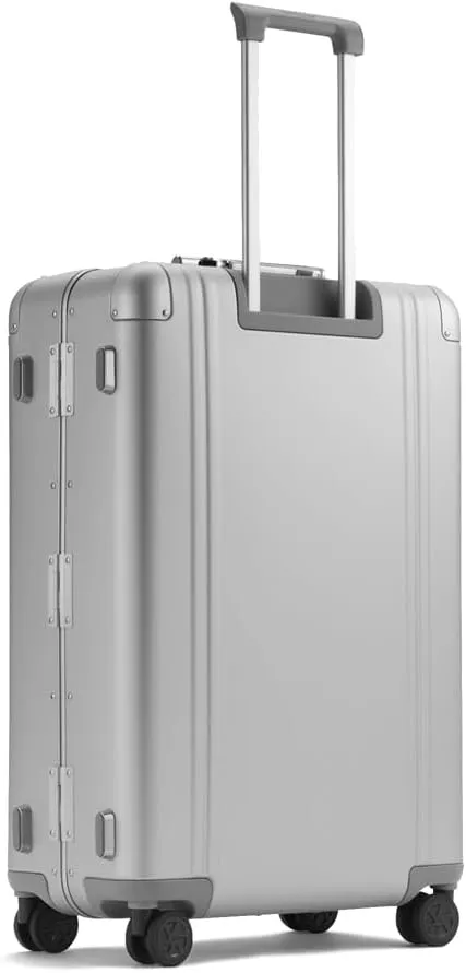 ZERO Halliburton Classic Aluminum 3.0 Large Zipperless Luggage, Hardside Check-in, Four Wheels, Auto-Return Pull Handle, Double Latch Locks- TSA Accepted, Interior Divider, 28-Inch, 88L, Silver