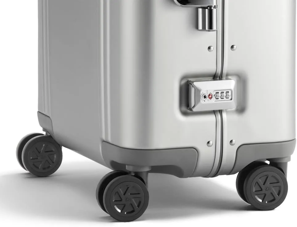 ZERO Halliburton Classic Aluminum 3.0 Medium Zipperless Luggage, Hardside Suitcase with Wheels, Auto-Return Pull Handle, Double Latch Locks- TSA Accepted, Interior Divider, 24-Inch, 59L, Silver